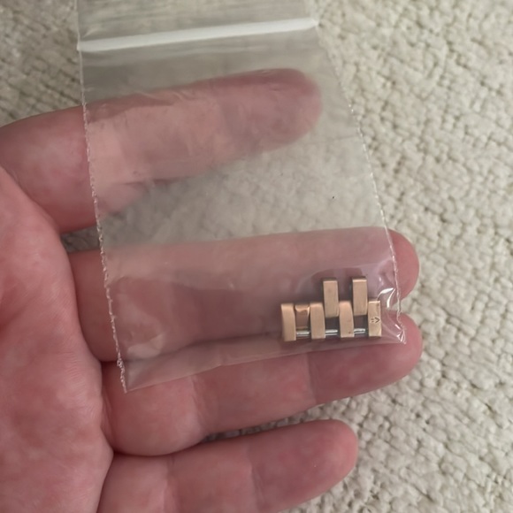 Michael Kors rose gold watch mother of pearl faceplate - Picture 5 of 7